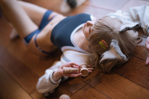 [Internet-beroemdheid COSER-foto] Anime-blogger A Bao is ook een konijnenmeisje - X-vormig gympak