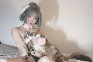 [Cosplay] Anime blogger Cheche Celia - Rabbit Underwear