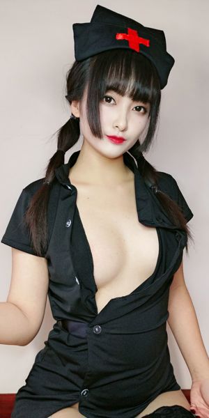 [Cosplay-foto] Anime-blogger Luo Li LoLiSAMA - Valentijnsdagverpleegster