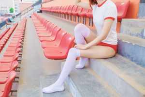 [Wind Field] NO.132 The knee-high white silk of a girl in a gym suit