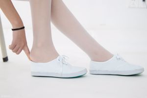 Mo Mo "Witte zijden mesh schoenencollectie" [Sen Luo Foundation] JKFUN-050