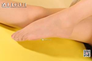A child with leg model "High-heeled OL beauty foot" [Ligui Ligui] Internet beauty, beautiful legs and silk feet