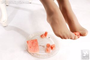 Modell Yiyuan "Wassermelonensaft aus süßen seidigen Füßen" [丽 柜 LiGui] Seidige Füße Foto Bild