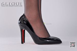 Model Xiao Yang Mi "Spitze + schwarze Seide + schöne Füße" [丽 柜 Ligui]