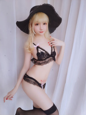 Mrs. COSER, Stars Are Late "Happy Holiday Package" [Welfare COSPLAY]