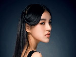 Studio shot of mixed-race beauty model Shi Yiyi
