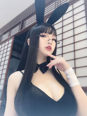 [网红Coser] Xueqing Astra "Glasses Rabbit Playing"