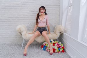 [Taiwan Zhengmei] Katie_Bibier "Bộ sưu tập chân dài" Hai bộ trang phục