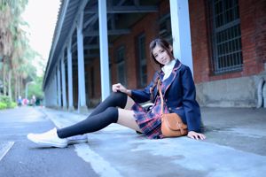 Liao Tingling/Kila Jingjing "The Best School Girl On The Way From School"