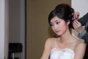 Taiwanesische Temperamentschönheit Emily "Schönes weißes Hochzeitskleid"